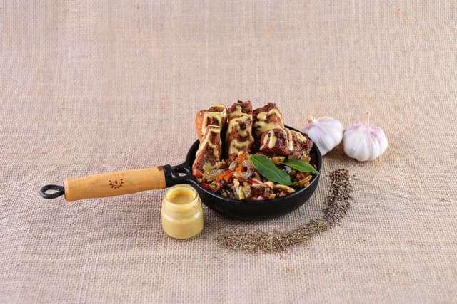 Caponata com costelinha de apoio