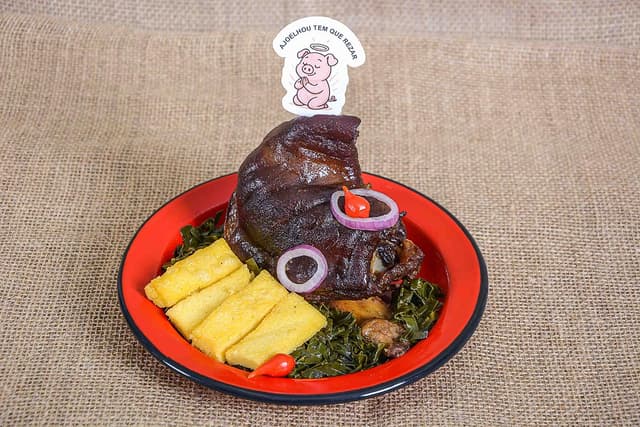 Ajoelhou tem que rezar